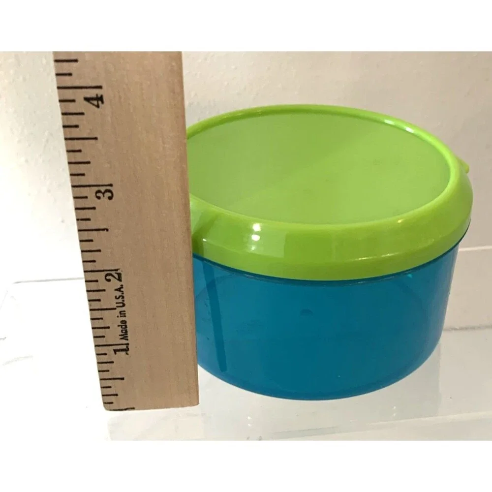 Set of 9 Avon Food Cooling Storage Containers with Built‑In Reusable Ice Packs